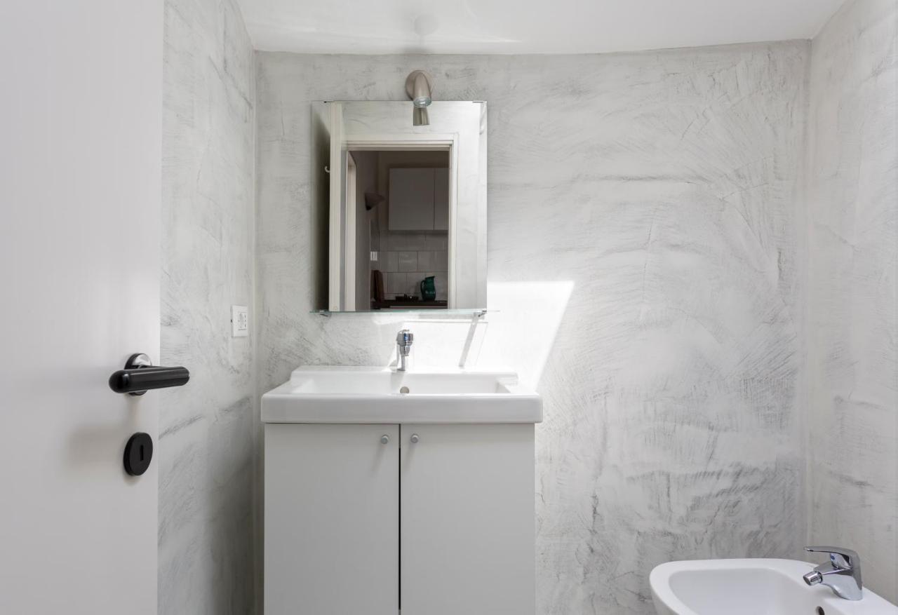 1 Bedroom & 1 Living Room Apt - Duomo 5 Milano Eksteriør bilde