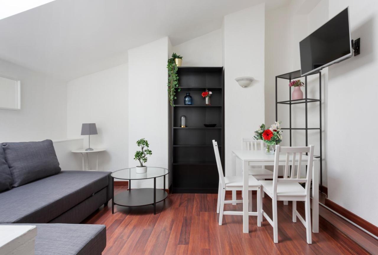 1 Bedroom & 1 Living Room Apt - Duomo 5 Milano Eksteriør bilde